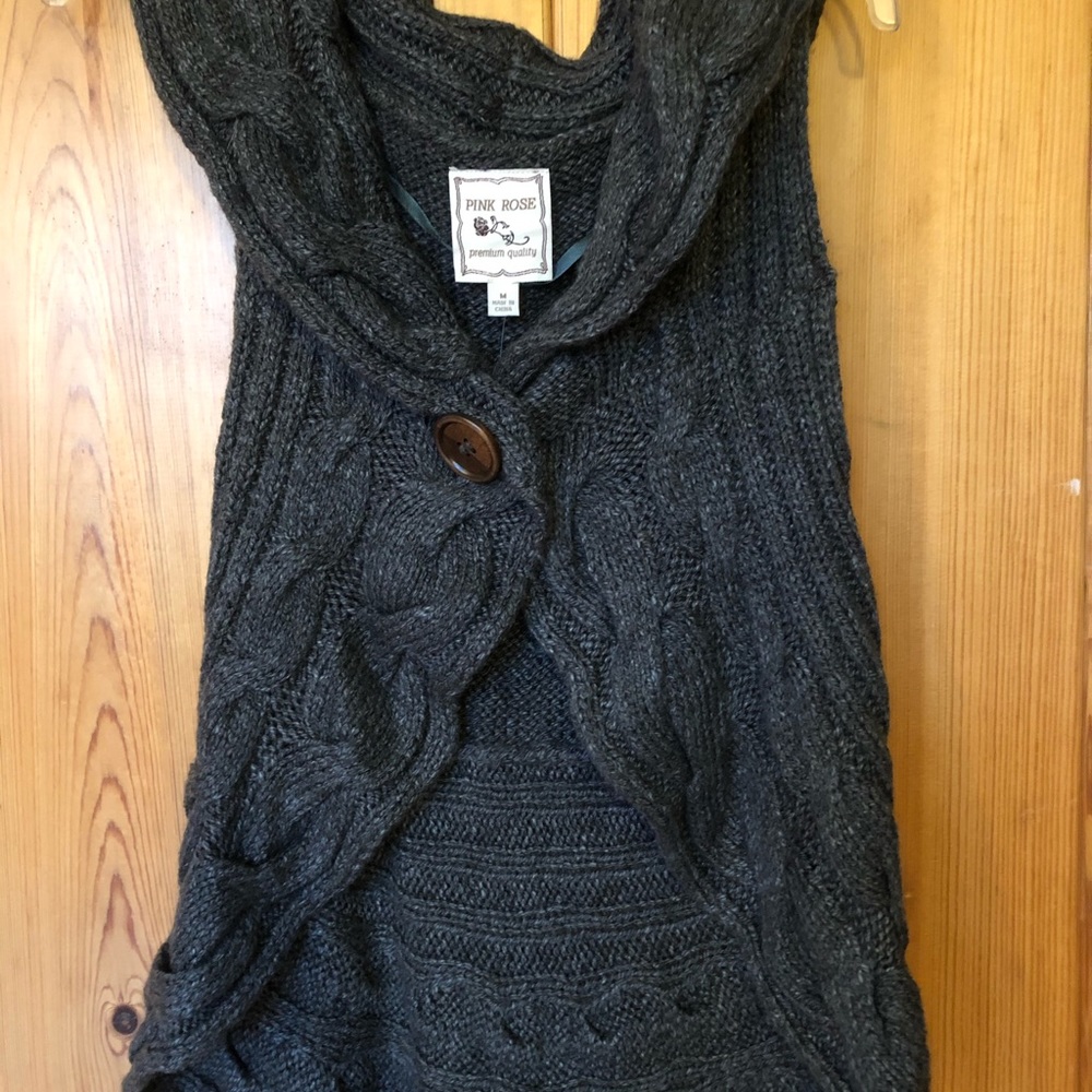 Sweater vest